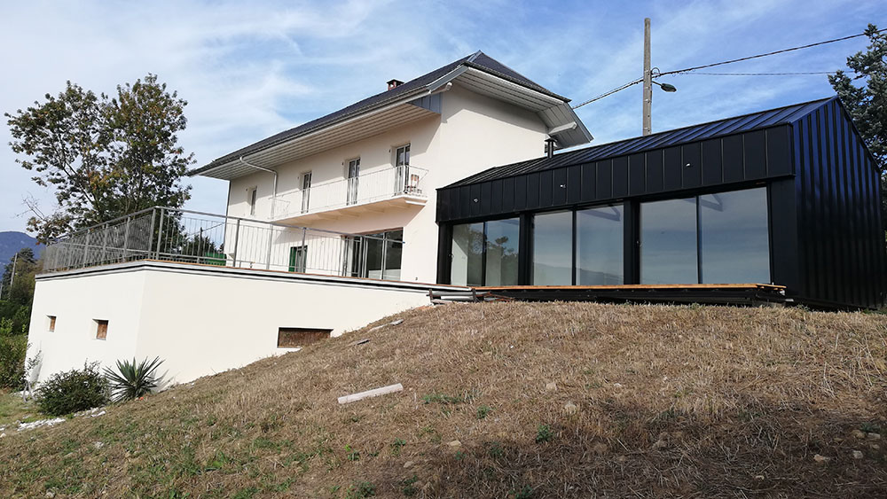 Extension de maison en structure métallique à Aix-les-Bains par MS Habitat, maîtrise doeuvre